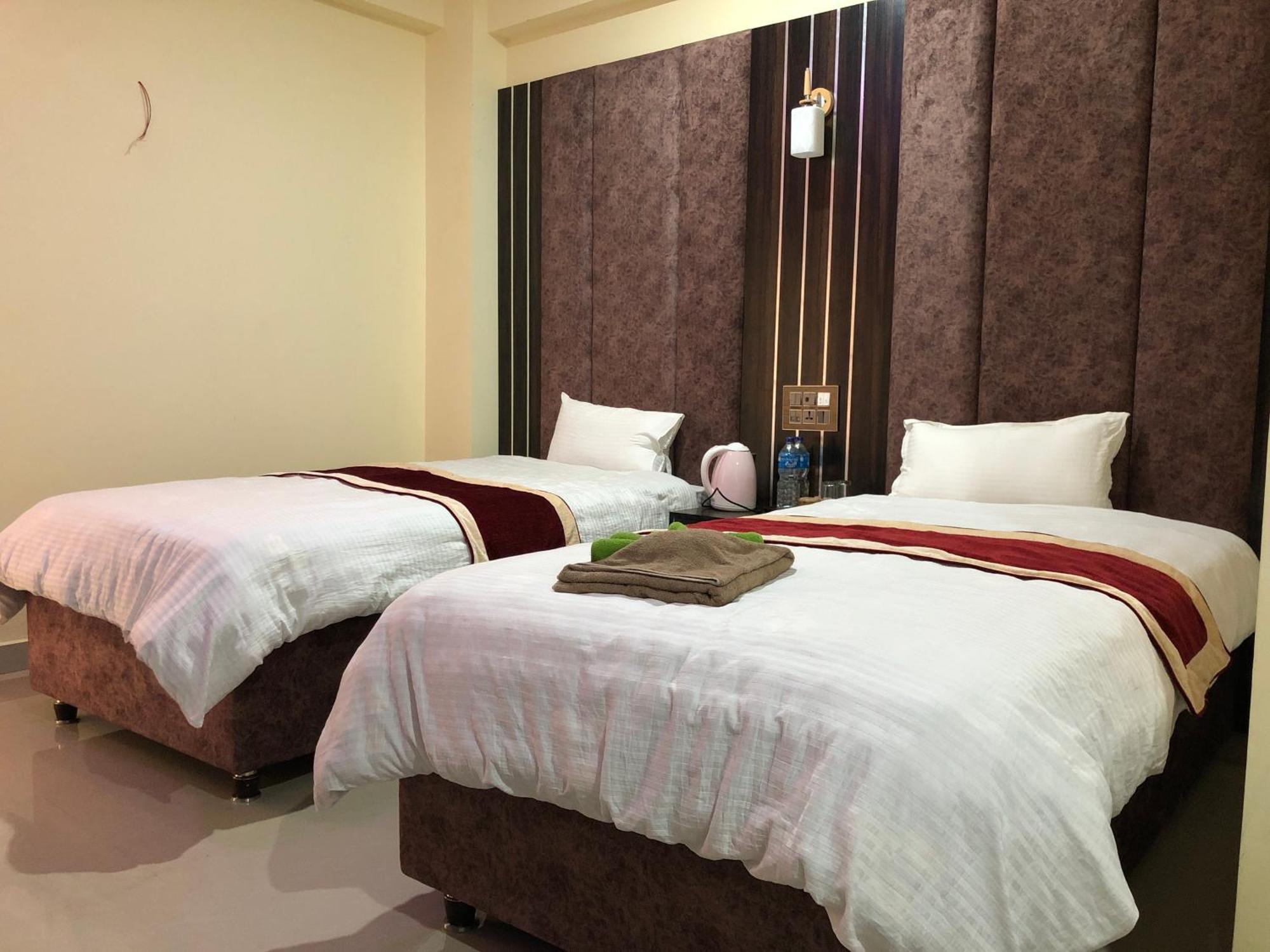 Hotel Hot Pot, Dhangadhi Екстер'єр фото